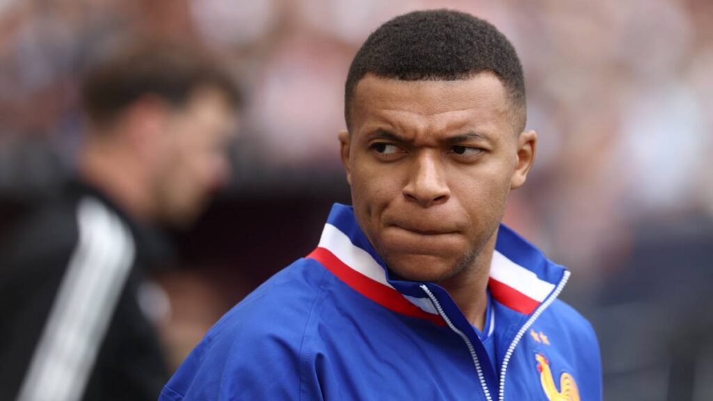 Celeste Amarilla no deja a Mbappé