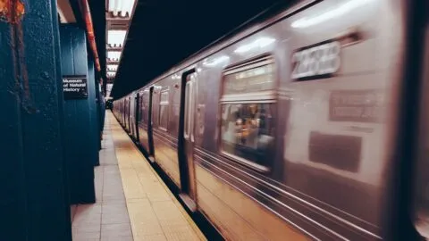 Interrupciones programadas en varias líneas del metro de NY durante agosto: revisa los cambios