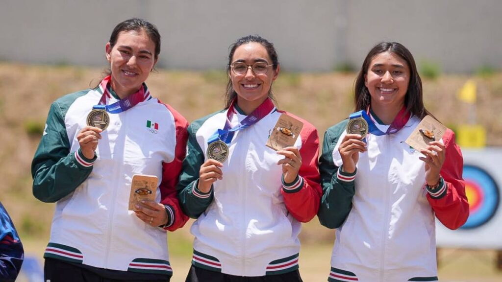 Mexicanas ganan oro en tiro con arco curvo en Santo Domingo 2026