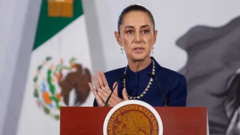 México llevará a tribunales de EE. UU. casos de migrantes fallecidos bajo custodia del ICE