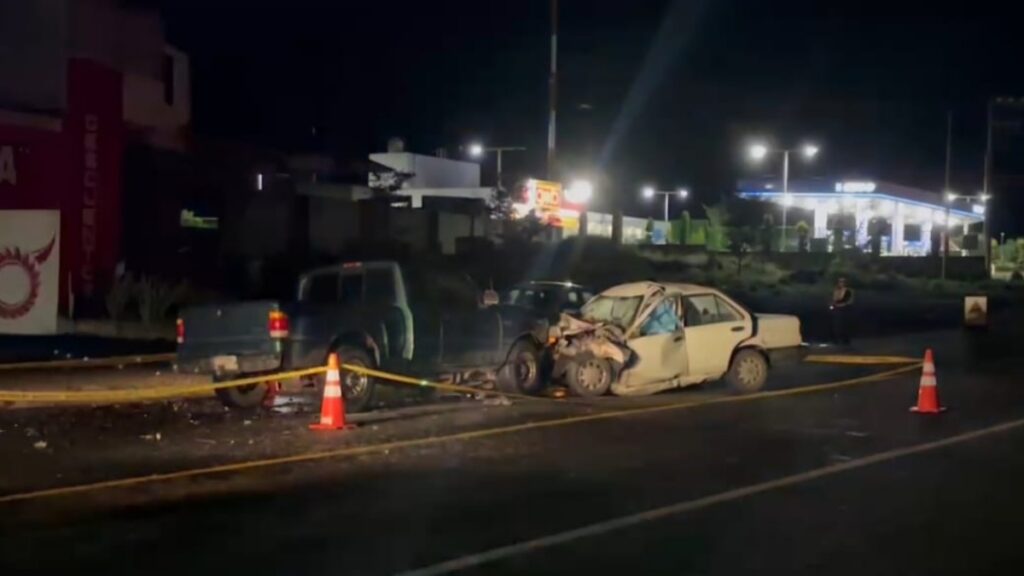 Mueren 3 personas, entre ellos un menor, en choque en carretera al Nevado de Toluca