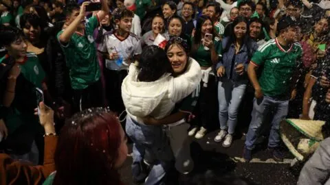 ¿Por qué el futbol une a México en plena crisis?