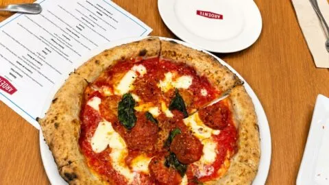 ¿Cómo reconocer una pizza napolitana auténtica? Estas son las claves y dónde probarla en CDMX