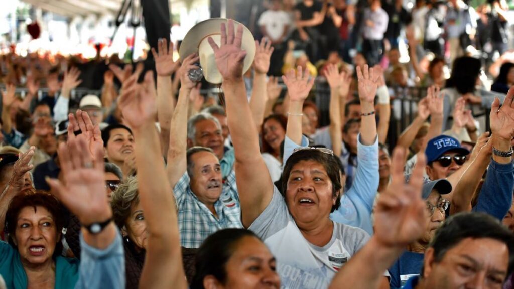 ¿Cómo se combate la pobreza? El papel de la educación y la economía