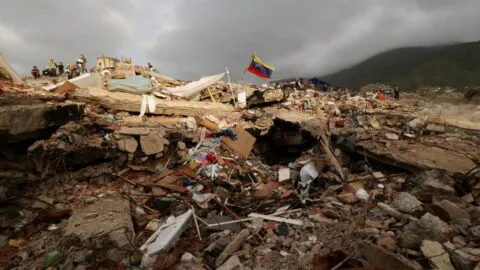 Por llegar a los 5 mil 350, el saldo de muertes por doble sismo en Venezuela