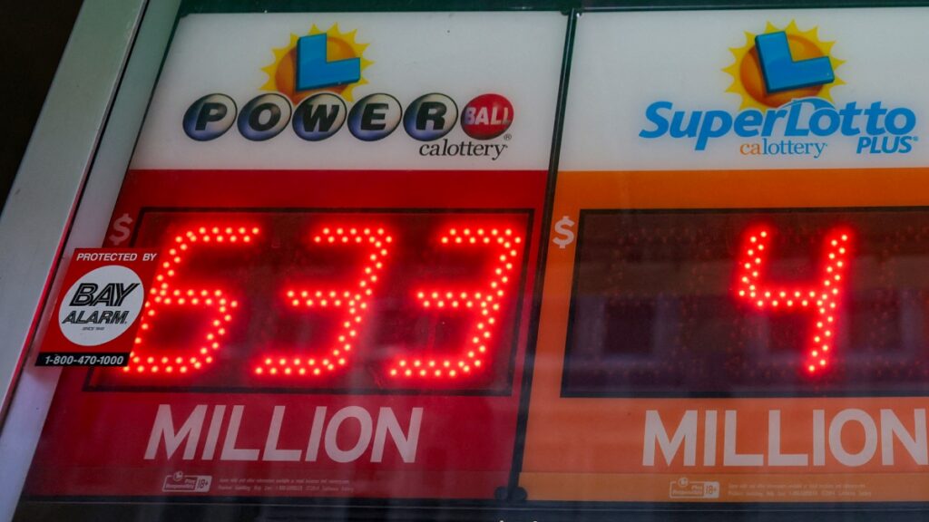 Jugadores en Reino Unido ya pueden optar al premio mayor del Powerball que se sortea en EE. UU.