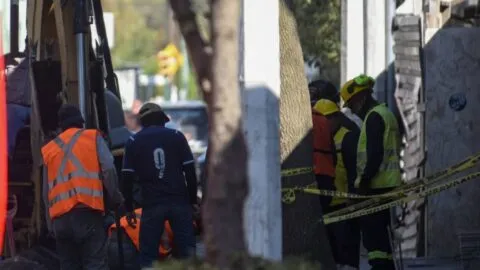 Protección Civil despliega operativo por olor a hidrocarburo en Iztacalco