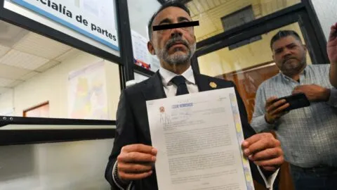 Vinculan a proceso al alcalde de Metepec; enfrentará juicio en libertad