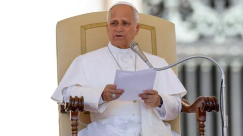 Papa León XIV alerta que "vuelven a soplar vientos de guerra" en Medio Oriente y Ucrania