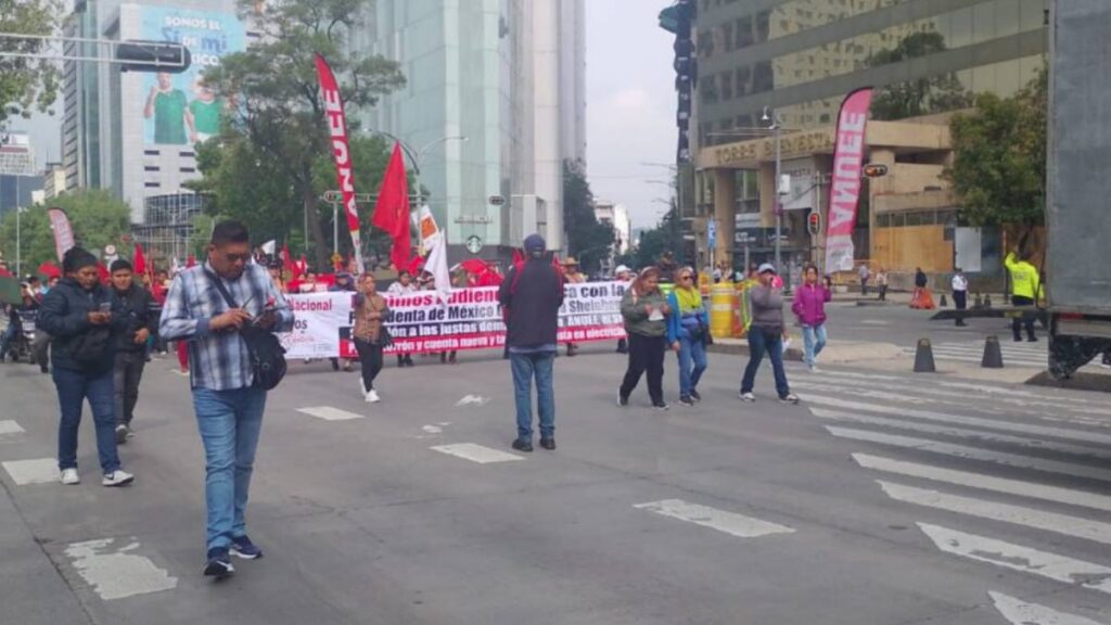La marcha genera afectaciones a la circulación en la alcaldía Cuauhtémoc.