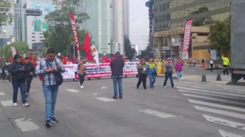 Marcha del SME sobre Reforma complica el tránsito; checa las alternativas viales