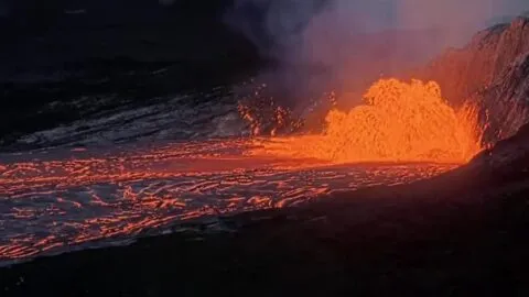 Reportan actividad en el volcán Kilauea en Hawái; elevan la alerta a "vigilancia naranja"