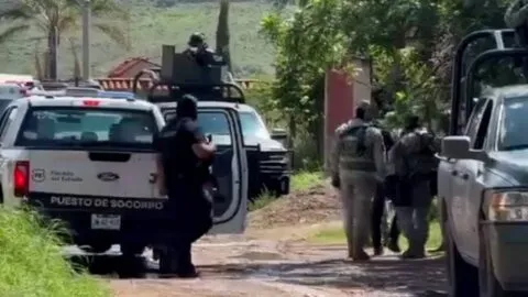 Rescatan a 4 jóvenes encadenados dentro de presunto call center delictivo en Zapopan
