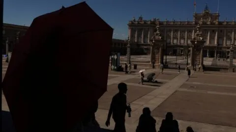 OMS alerta por nueva ola de calor en Europa; teme más muertes