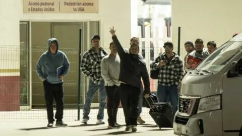 Casa Blanca presume 15 meses de deportaciones y control fronterizo con Trump