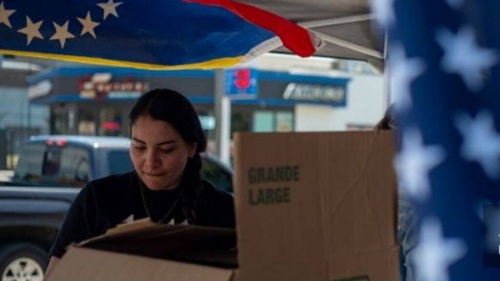 Organizaciones en Miami, Nueva York y Los Ángeles mantienen abiertas convocatorias de voluntariado para apoyar la clasificación, el empaque y el envío de ayuda humanitaria a Venezuela