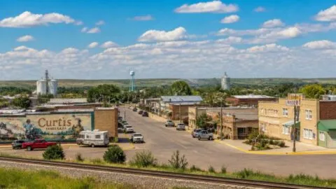 Terrenos gratis en Estados Unidos: el pueblo de Curtis ofrece ayuda económica para nuevos residentes