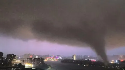 Tornado y fuertes tormentas dejan al menos 10 personas muertas en China