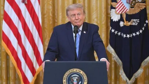 Trump pide reformar el sistema electoral de EE.UU.; acusa a China de intervenir en las elecciones de 2020