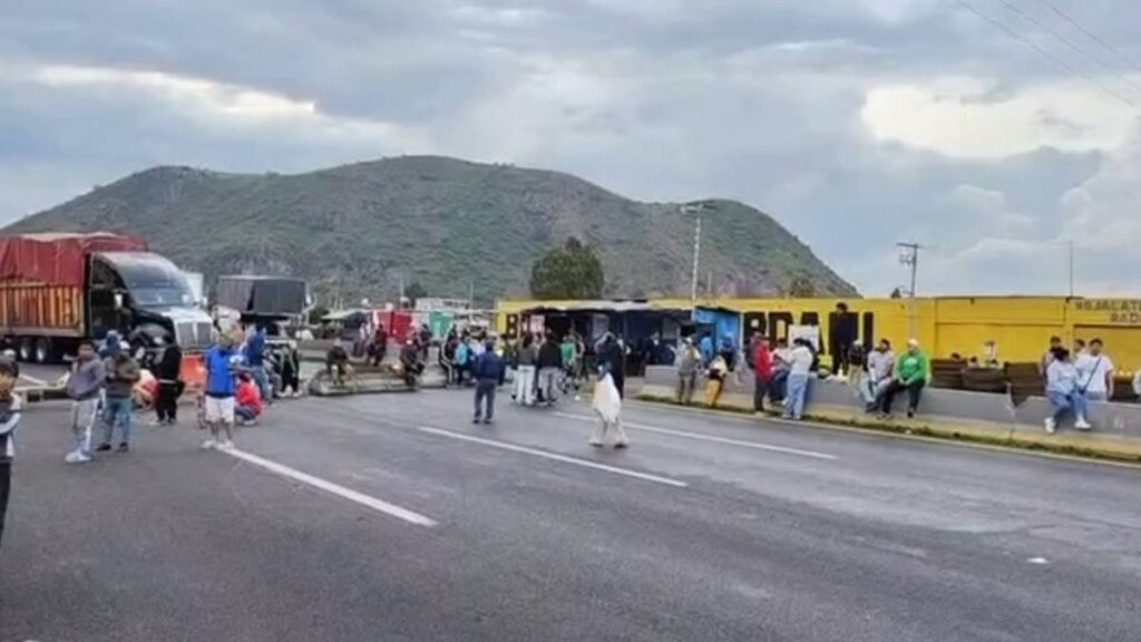 Bloqueo en la México-Puebla.