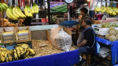 Video de violenta riña en el Mercado Domingo Arenas de San Martín Texmelucan; hubo armas