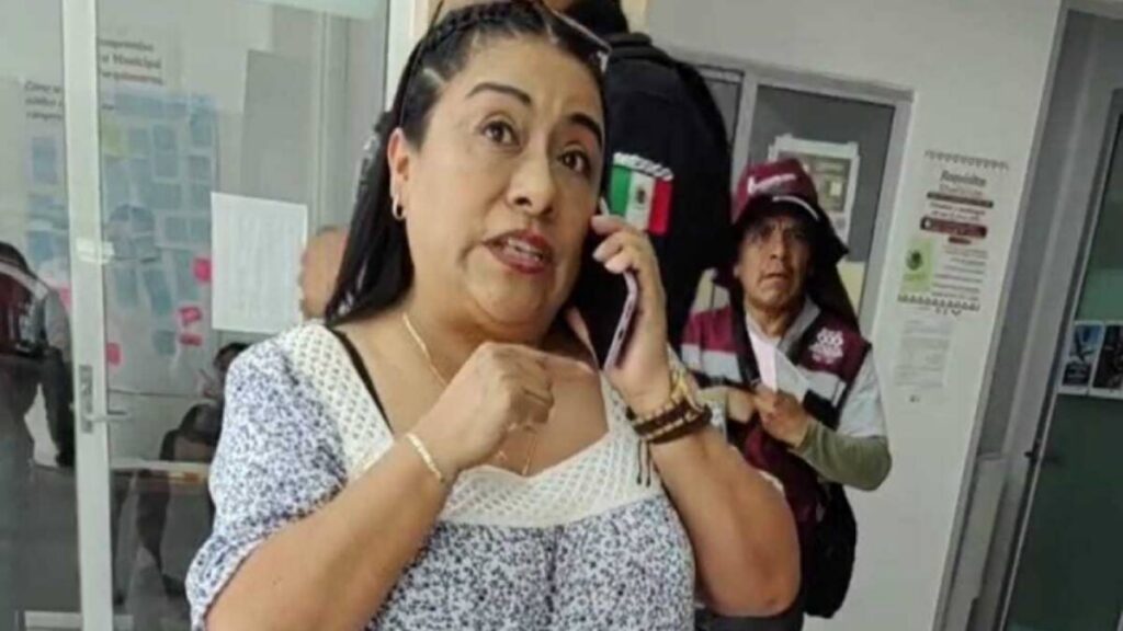 Regidora de Apizaco impide labor periodística a reportero