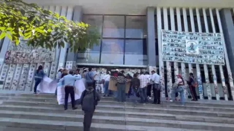 “Mi hijo fue reclutado”; familias de adolescentes desaparecidos protestan en Guadalajara por falsas ofertas de trabajo