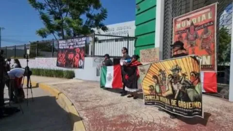 Protestan en Ciudad Judicial de Chilpancingo para exigir la liberación del dirigente Jesús Plácido Galindo