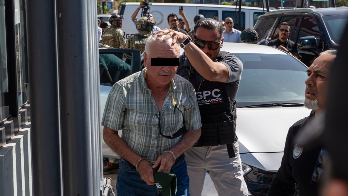 Trasladan a Ernesto Ruffo por carretera de Edomex a Baja California en un viaje de 2 días