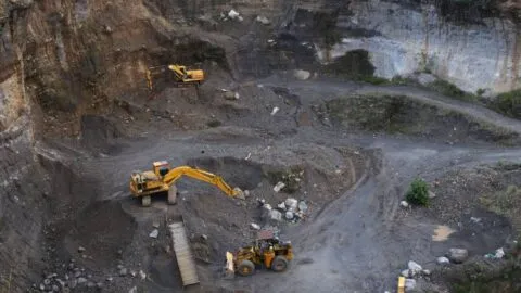 Tragedia en cantera de Tlaxcala: enorme roca aplasta a dos trabajadores; mueren