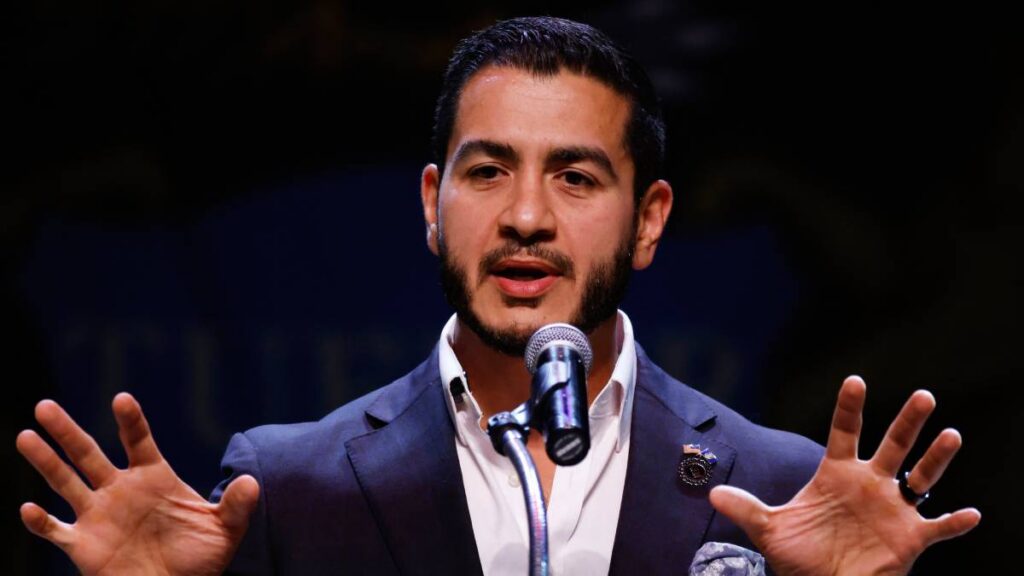 Abdul El-Sayed ganó las primarias demócratas en Michigan y competirá por un escaño en el Senado de Estados Unidos.