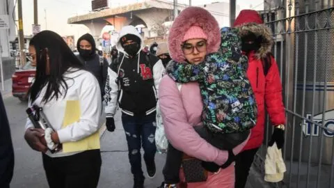Nueva medida de la BIA permitirá penalizar viajes con avance parole