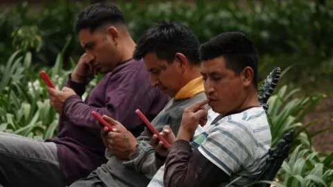 Apagón telefónico: usuarios se rebelan contra el registro