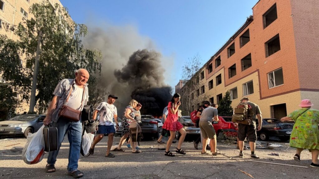 Ataques entre Rusia y Ucrania dejan al menos 8 muertos, incluidos 2 niños