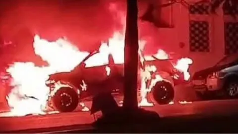 Ataques incendiarios dejan 5 autos quemados en Tabasco