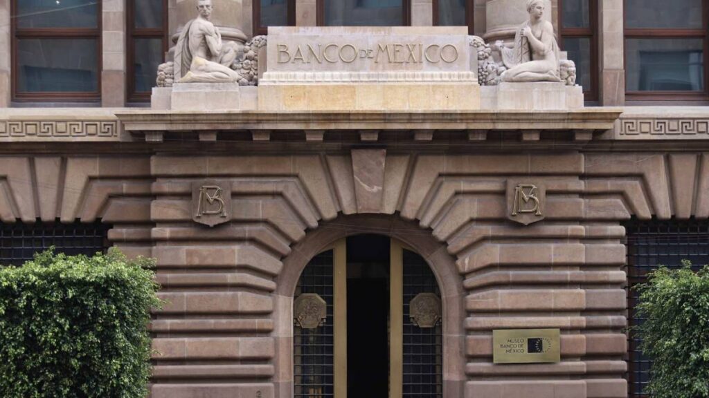 Remesas a México crecen 4.2% en junio: Banxico