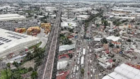 Liberan López Portillo tras horas de bloqueo; hubo conatos de riña