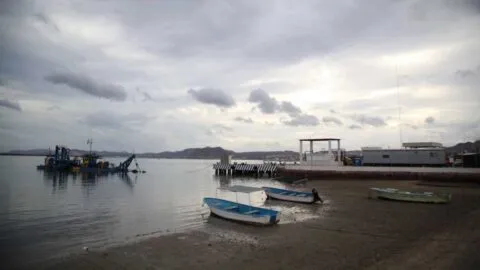 Temporal de lluvias cierra puertos en Baja California Sur; piden extremar precauciones