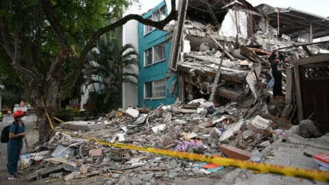 Colombia remueve escombros de devastador terremoto ya con escasas esperanzas de rescates