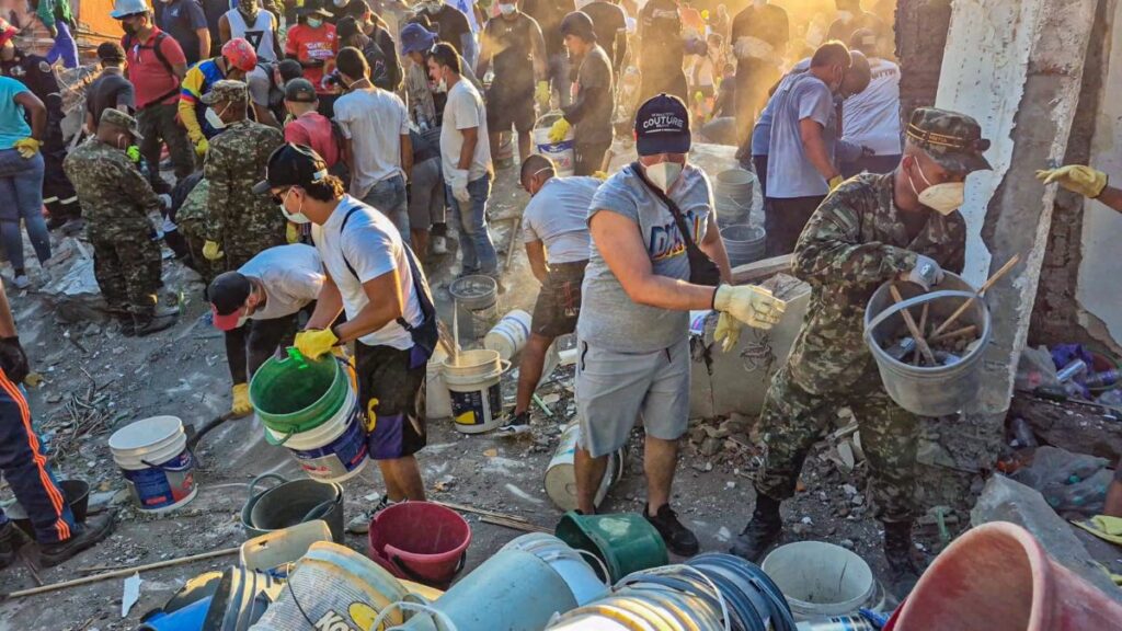 Labores de rescate en Colombia tras terremoto