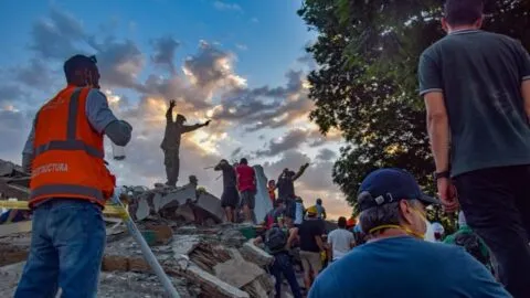 Videos: Así está hoy Colombia tras terremoto de 7.4 que ya dejó 240 muertos