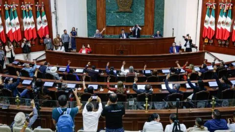 Congreso de Sinaloa aplaza sesión para nombrar a sustituto de Rocha Moya