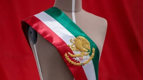 De la edad a la residencia: las razones por las que no podrías ser presidente de México