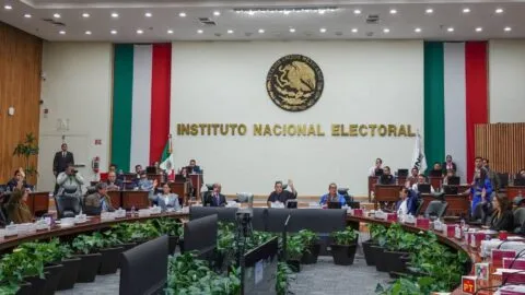 INE abre vacante con sueldo neto superior a 18 mil pesos; requisitos y fechas clave