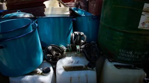 Detienen a 2 mexicanos tras desmantelar narcolaboratorio en Sudáfrica