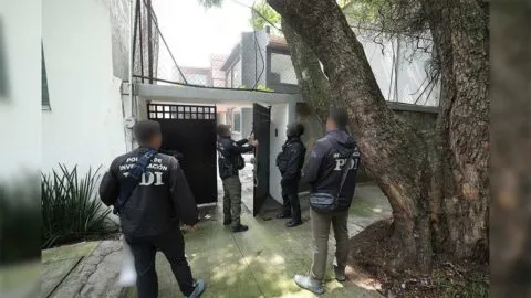 FGJCDMX recupera casa del muralista González Camarena tras denuncia por despojo