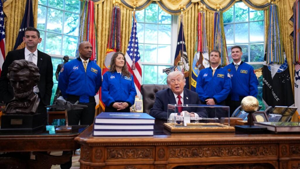 Donald Trump Artemis