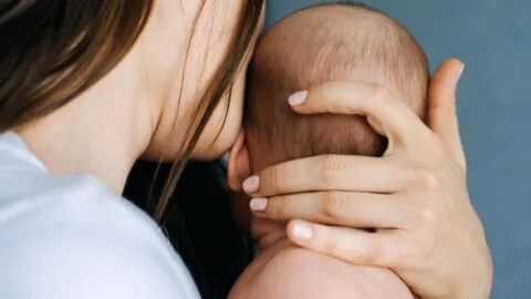 Recursos de ayuda en español para la salud mental materna en EE. UU.