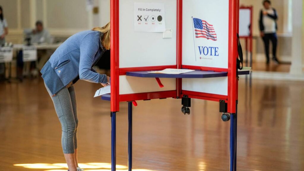 Las primarias en EU definirán candidatos y medirán la fuerza de demócratas y republicanos rumbo a noviembre.