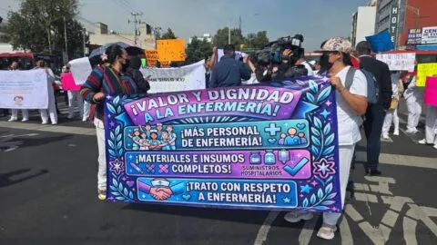 Personal de enfermería del Hospital de Pediatría del IMSS bloquea Eje 3 y Cuauhtémoc; exige más personal e insumos